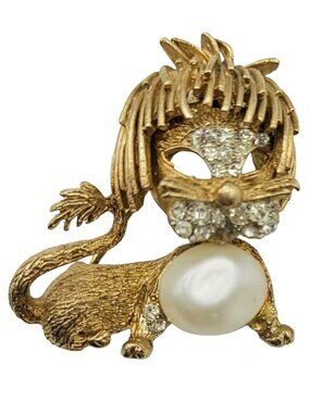 Gold Tone Faux Pearl Cat/Lion Figural Brooch Pin Signed AV